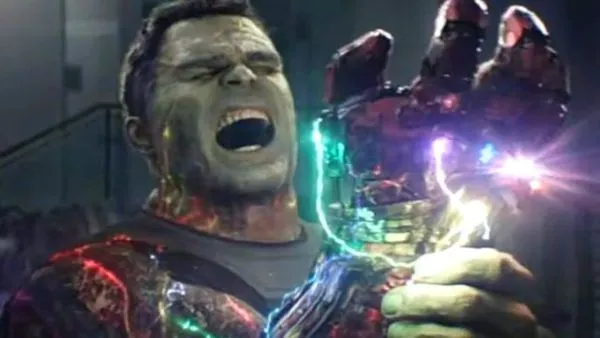 Avengers: Endgame fani beidzot ir pamanījuši Halku Tonija nāves ainas laikā